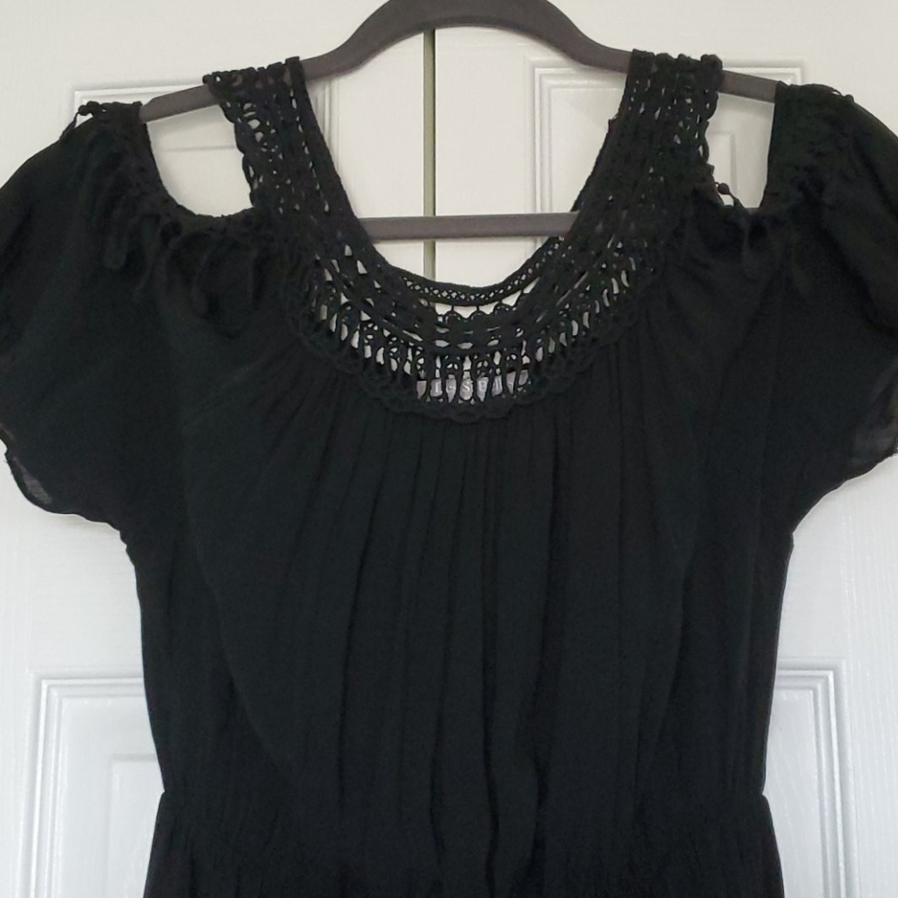 Cold shoulder maxi
